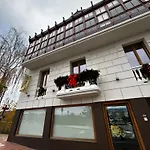 Hotel Miralrio 3*